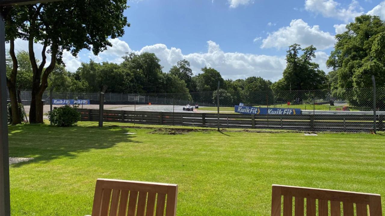 Little Budworth Oulton Park Lodge מראה חיצוני תמונה